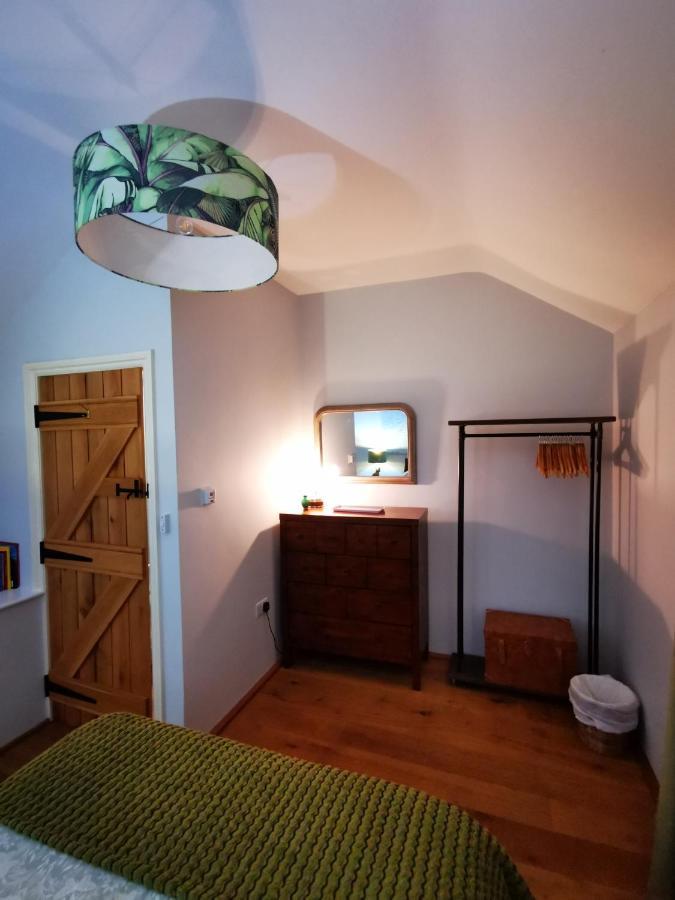 Ty Gwennol Near Gilfach Goch Apartment Llanbedr  Exterior foto