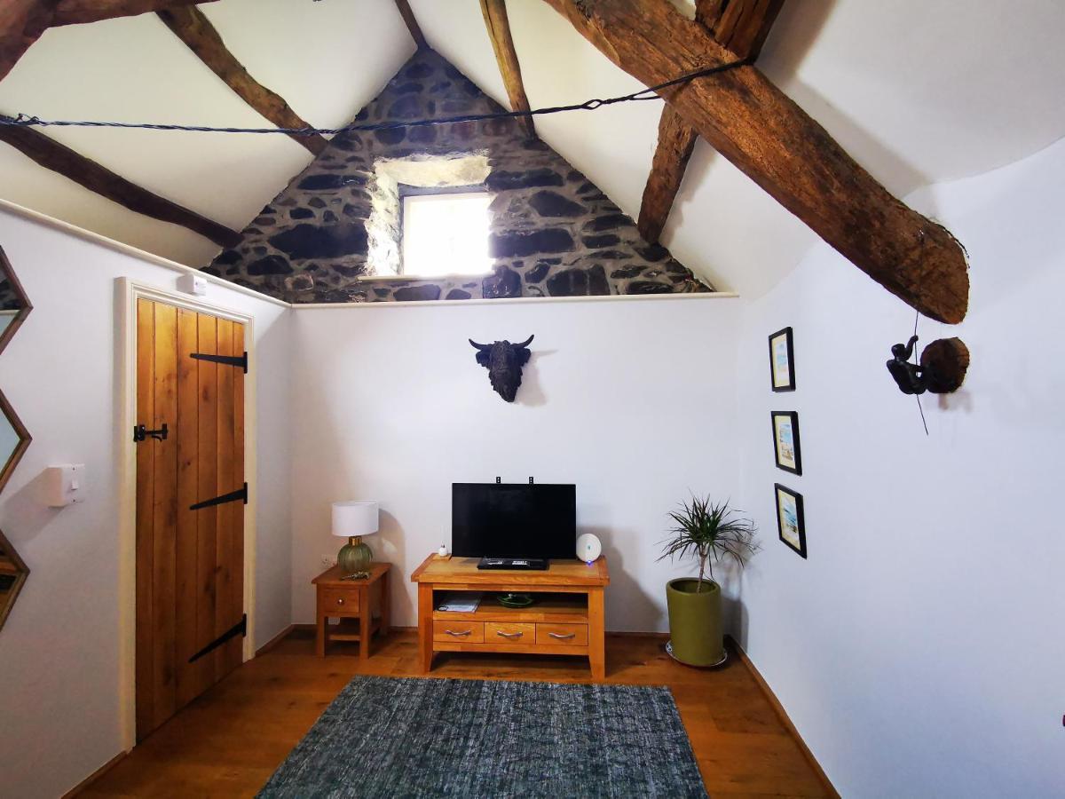 Ty Gwennol Near Gilfach Goch Apartment Llanbedr  Exterior foto